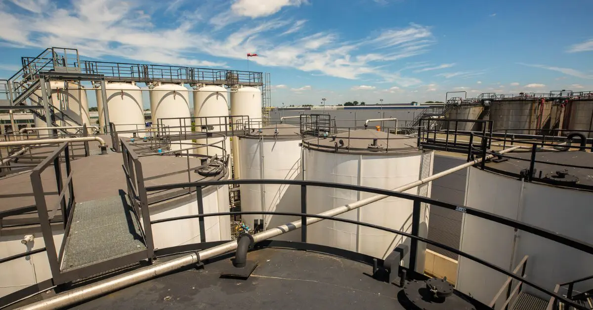 Inzamelen afgewerkte olie: duurzaam en professioneel geregeld